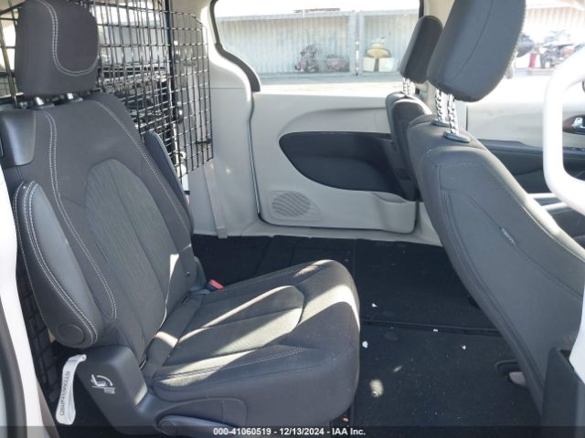 2C4RC1CG6RR121230 Chrysler Voyager Lx