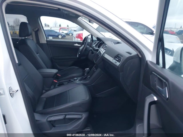 3VV2B7AX1JM010818 Volkswagen Tiguan 2.0t Se/2.0t Sel
