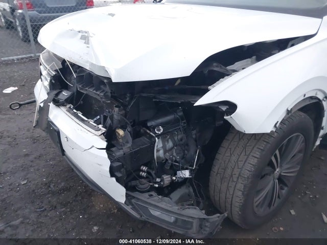 3VV2B7AX1JM010818 Volkswagen Tiguan 2.0t Se/2.0t Sel