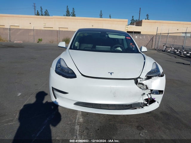 Tesla Model 3 Long Range/mid Range 2018 5YJ3E1EA9JF076096 Image 12