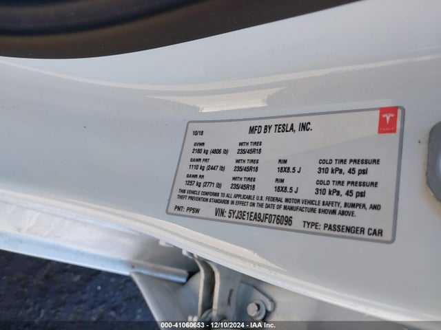 2018 TESLA MODEL 3 5YJ3E1EA9JF076096 Photo 8