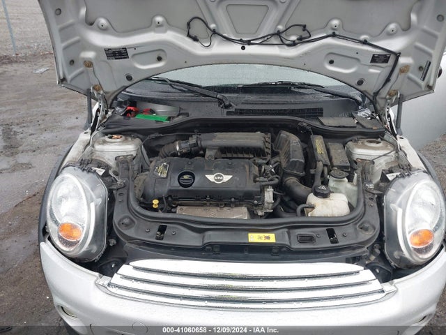 2012 MINI COOPER CLUBMAN WMWZF3C58CT189382 Photo 9