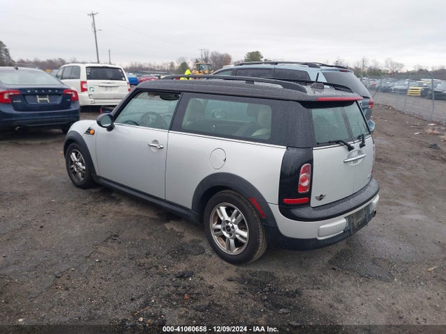 2012 MINI COOPER CLUBMAN WMWZF3C58CT189382 Photo 2