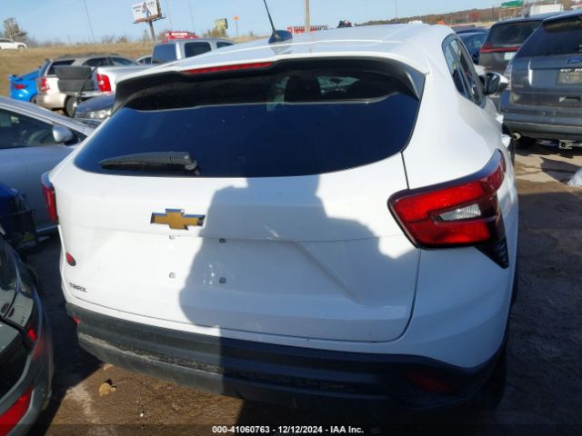 KL77LFEPXSC008278 Chevrolet Trax Fwd Ls