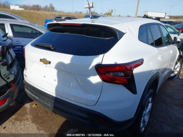 KL77LFEPXSC008278 Chevrolet Trax Fwd Ls