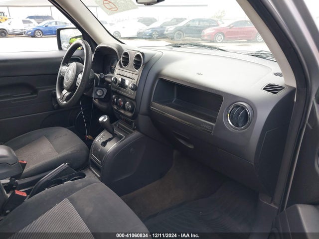 1C4NJPBB8GD601606 Jeep Patriot Sport