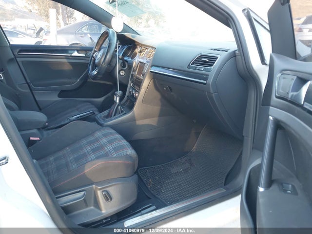 3VW5T7AU2FM010006 Volkswagen Golf Gti 2.0t S 4-door
