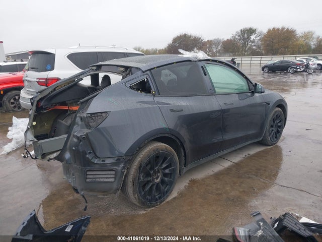 2020 TESLA MODEL Y 5YJYGDEE8LF051391 Photo 3
