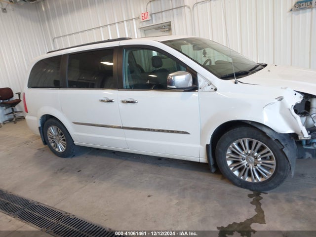 2C4RC1CG3GR269400 Chrysler Town & Country Touring-l Anniversary Edition