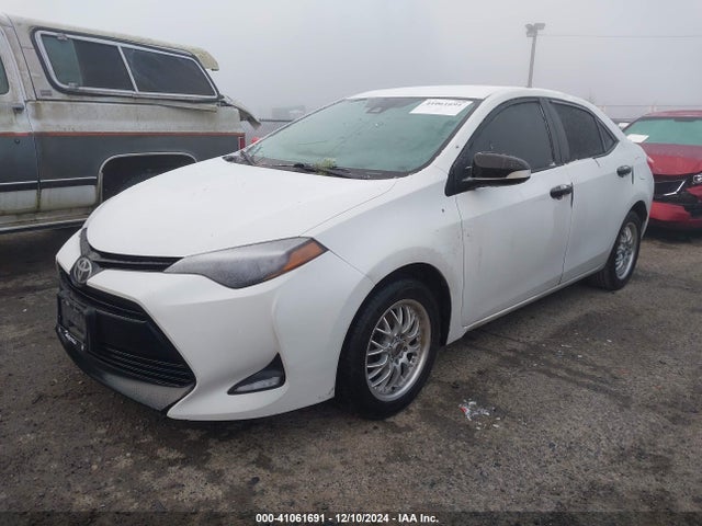 Toyota Corolla Le Eco 2017 5YFBPRHE5HP609501 Image 2