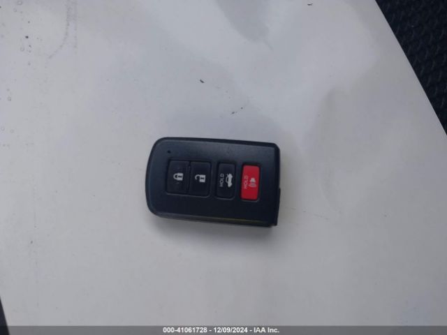 4T1BD1FK5EU100232 Toyota Camry Hybrid Le