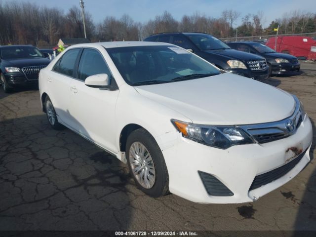 4T1BD1FK5EU100232 Toyota Camry Hybrid Le