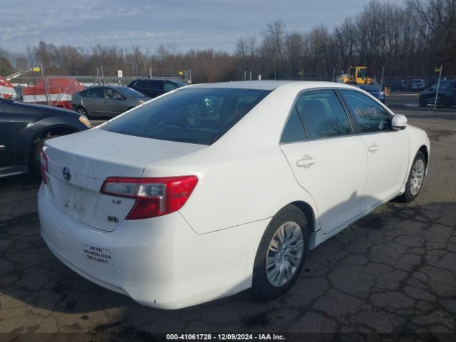 4T1BD1FK5EU100232 Toyota Camry Hybrid Le