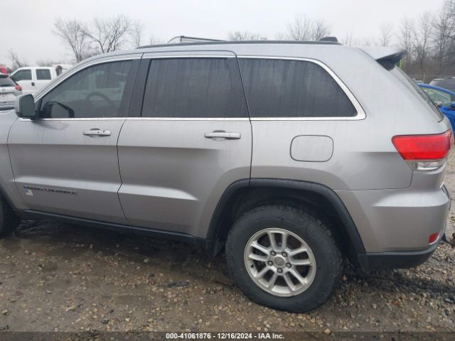 1C4RJFAG4JC457817 Jeep Grand Cherokee Laredo 4x4