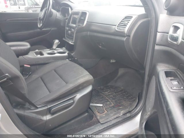 1C4RJFAG4JC457817 Jeep Grand Cherokee Laredo 4x4