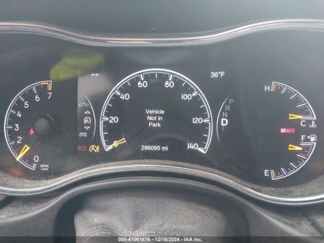1C4RJFAG4JC457817 Jeep Grand Cherokee Laredo 4x4