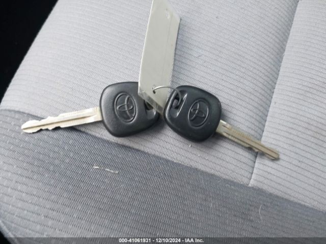 2T1BURHE4JC965372 Toyota COROLLA L