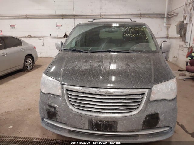 2C4RC1CG7GR207997 Chrysler Town & Country Touring-l Anniversary Edition