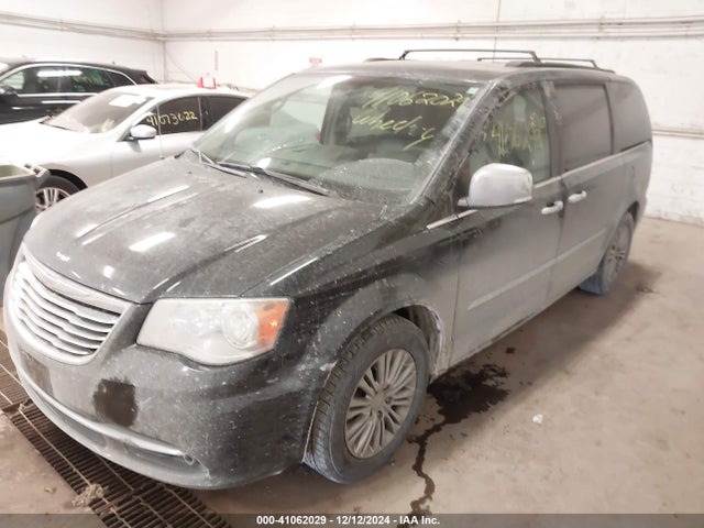 2C4RC1CG7GR207997 Chrysler Town & Country Touring-l Anniversary Edition