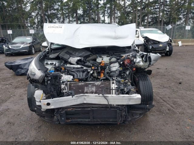 KNDCB3LC8L5393610 KIA NIRO LX