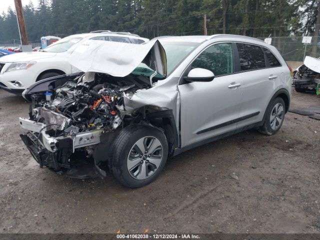 KNDCB3LC8L5393610 KIA NIRO LX
