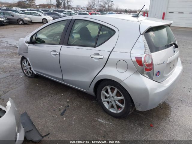 2012 TOYOTA PRIUS C JTDKDTB34C1017369 Photo 2