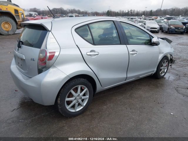2012 TOYOTA PRIUS C JTDKDTB34C1017369 Photo 3