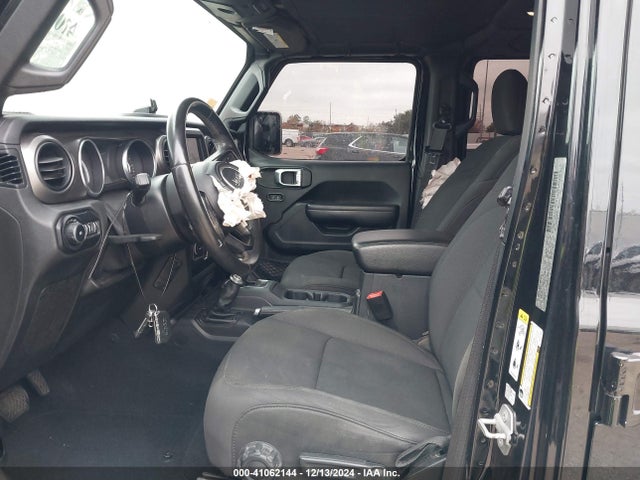 1C4HJXDG5KW677366 Jeep Wrangler Unlimited Sport S 4x4