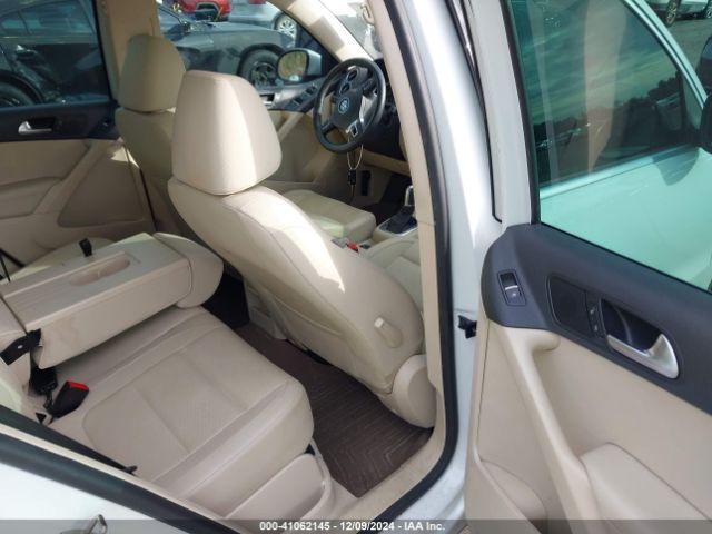 WVGAV7AX8GW610340 Volkswagen TIGUAN SE