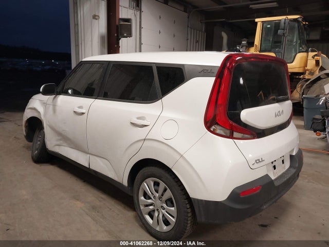 KIA SOUL LX 2022 KNDJ23AU6N7834578 Image 3