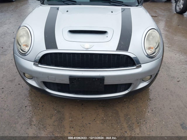 2009 MINI COOPER S CLUBMAN WMWMM33549TP91138 Photo 5