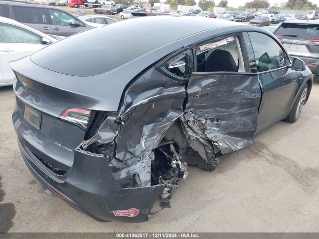 2023 TESLA MODEL Y 7SAYGDEE0PF884546 Photo 5