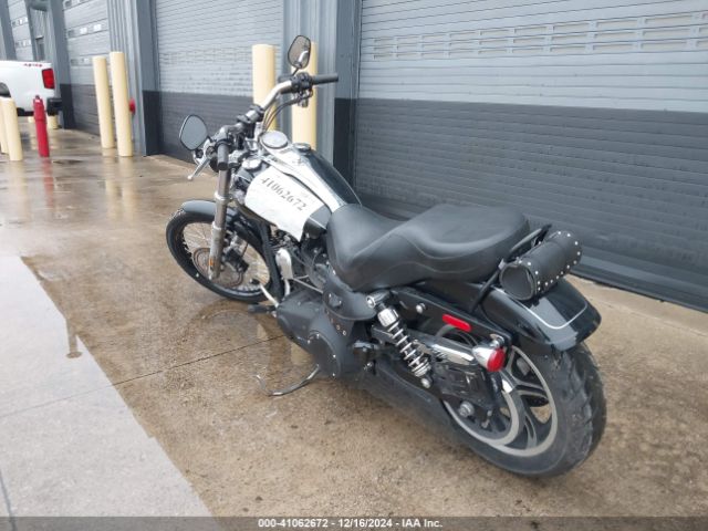2010 HARLEY-DAVIDSON FXDWG 1HD1GP41XAC318928 Photo 2