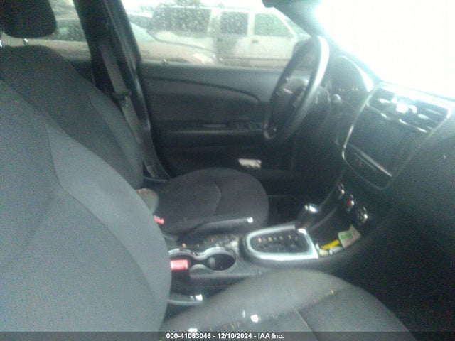 1C3CCBAB7EN209234 Chrysler 200 LX