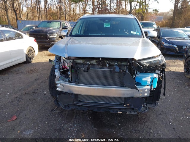 Toyota Grand Highlander Limited 2024 5TDAAAB51RS009655 Image 12
