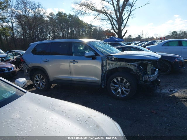 Toyota Grand Highlander Limited 2024 5TDAAAB51RS009655 Image 13