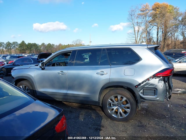 Toyota Grand Highlander Limited 2024 5TDAAAB51RS009655 Image 14