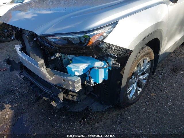 Toyota Grand Highlander Limited 2024 5TDAAAB51RS009655 Image 18