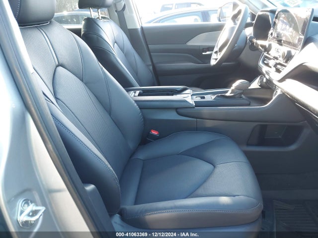 Toyota Grand Highlander Limited 2024 5TDAAAB51RS009655 Image 5
