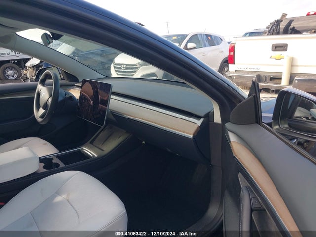2023 TESLA MODEL 3 5YJ3E1EA4PF554885 Photo 4