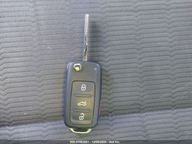 3VWF17AT9EM634711 Volkswagen Beetle 1.8t Entry