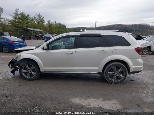 3C4PDCGG2FT737316 Dodge Journey Crossroad