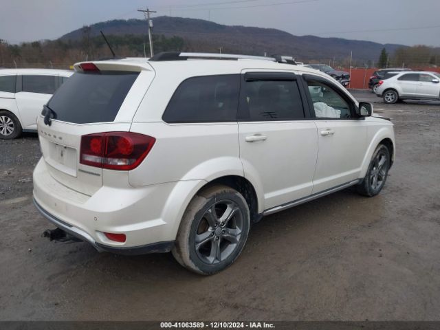 3C4PDCGG2FT737316 Dodge Journey Crossroad