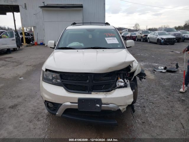 3C4PDCGG2FT737316 Dodge Journey Crossroad