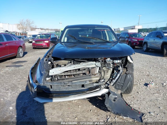 JA4AD3A37HZ067084 Mitsubishi Outlander Se