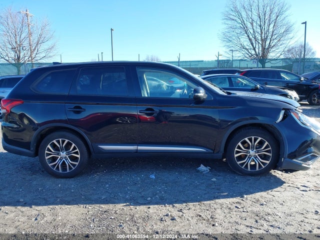 JA4AD3A37HZ067084 Mitsubishi Outlander Se