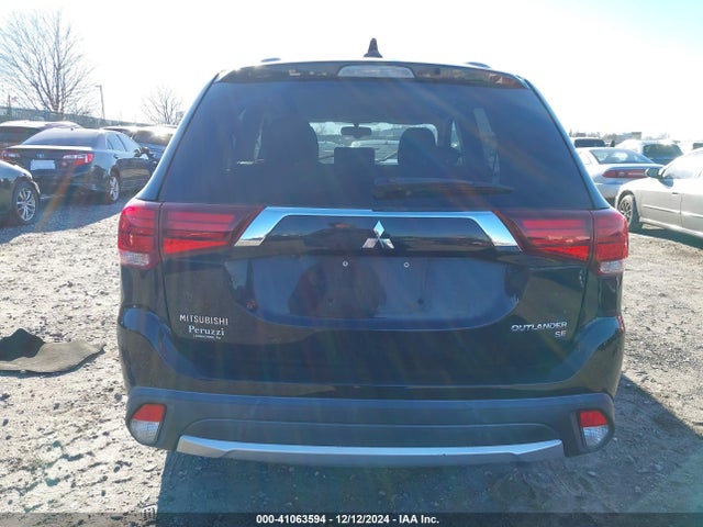 JA4AD3A37HZ067084 Mitsubishi Outlander Se