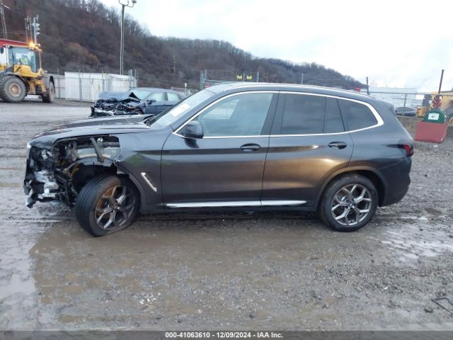 WBX57DP03RN275881 BMW X3 Xdrive30i