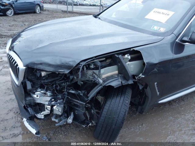 WBX57DP03RN275881 BMW X3 Xdrive30i