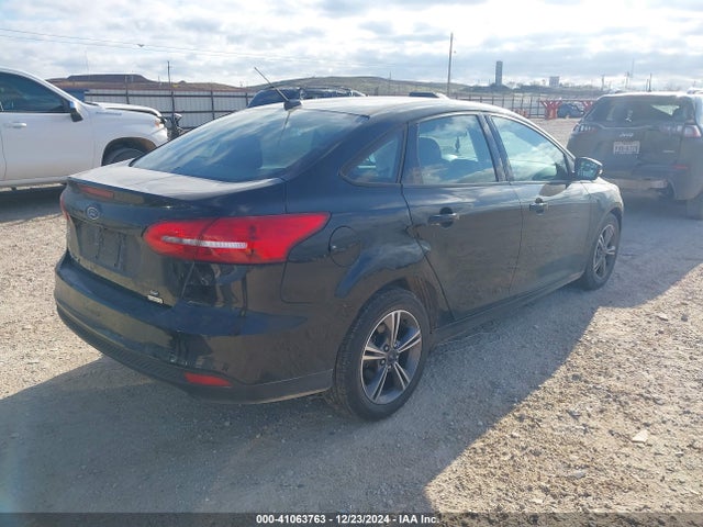 Ford FOCUS SE 2017 1FADP3FE9HL343360 Image 4